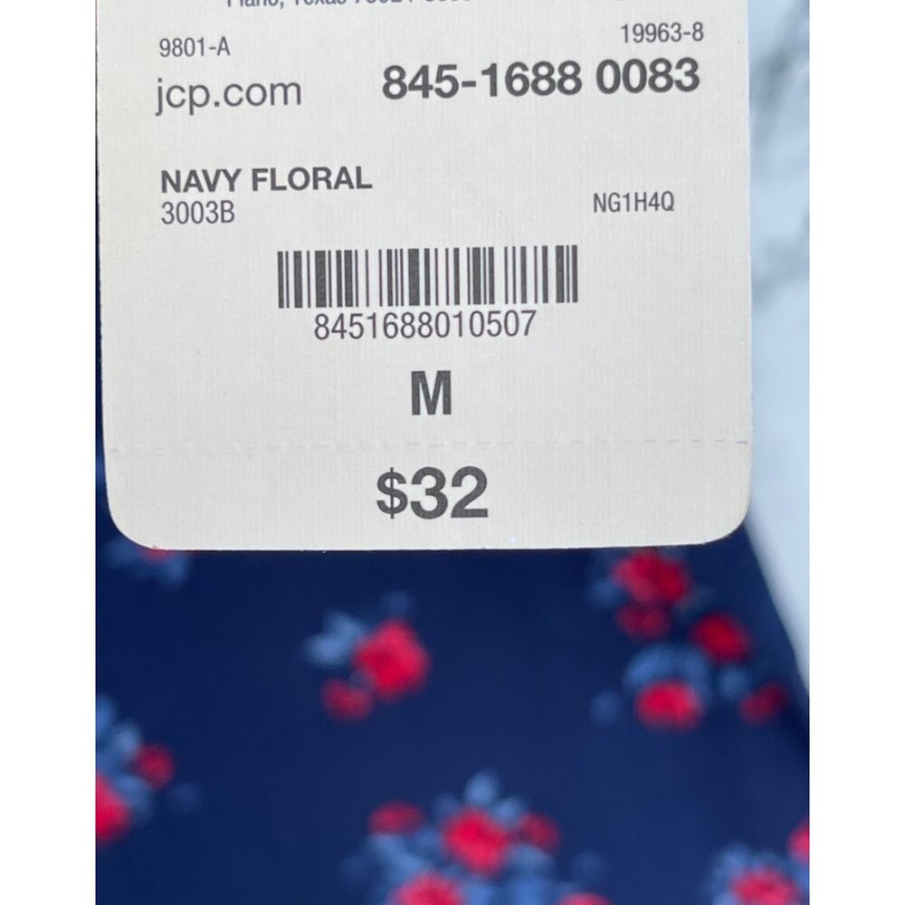 St. Johns Bay Navy Floral Sleeveless Blouse M Cotton/Rayon Blend - Picture 6 of 6
